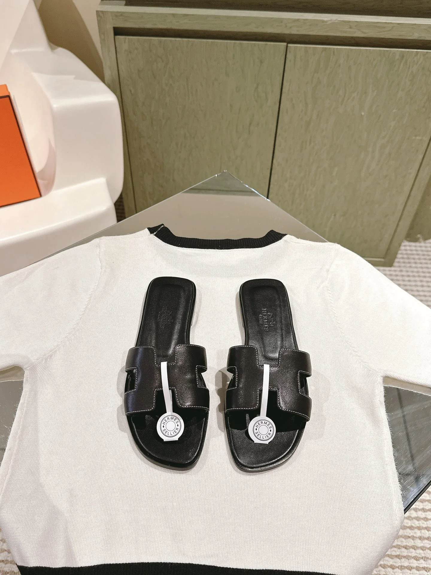Hermès Slippers — c5391276