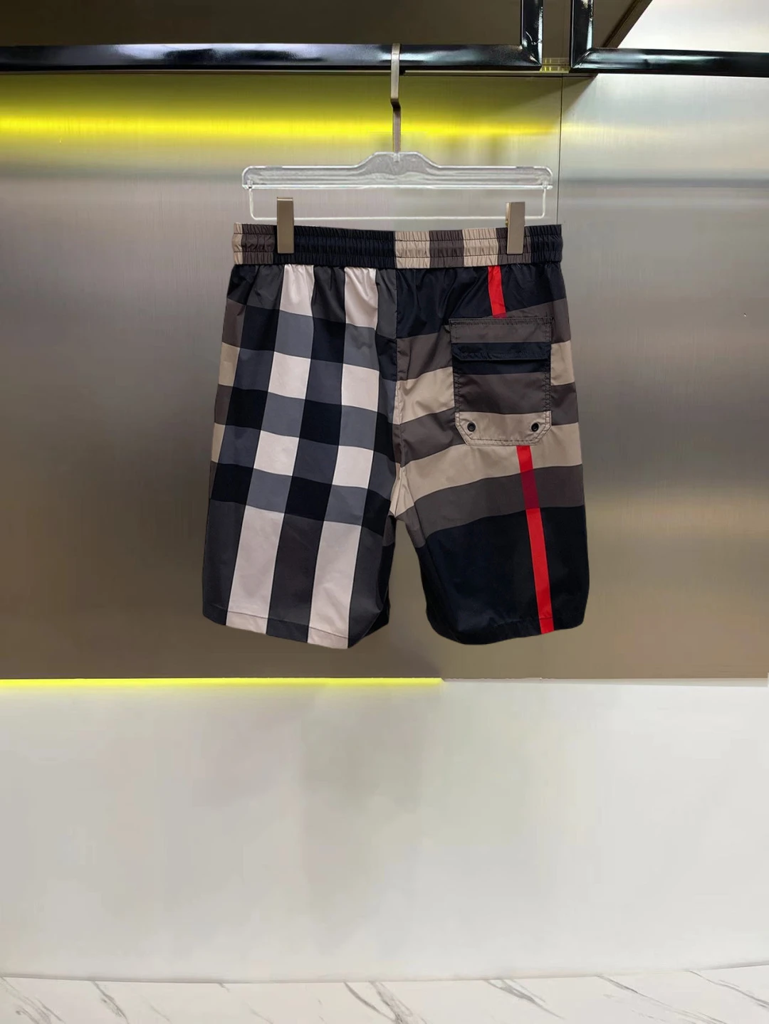 Burberry Shorts — 82efaca4