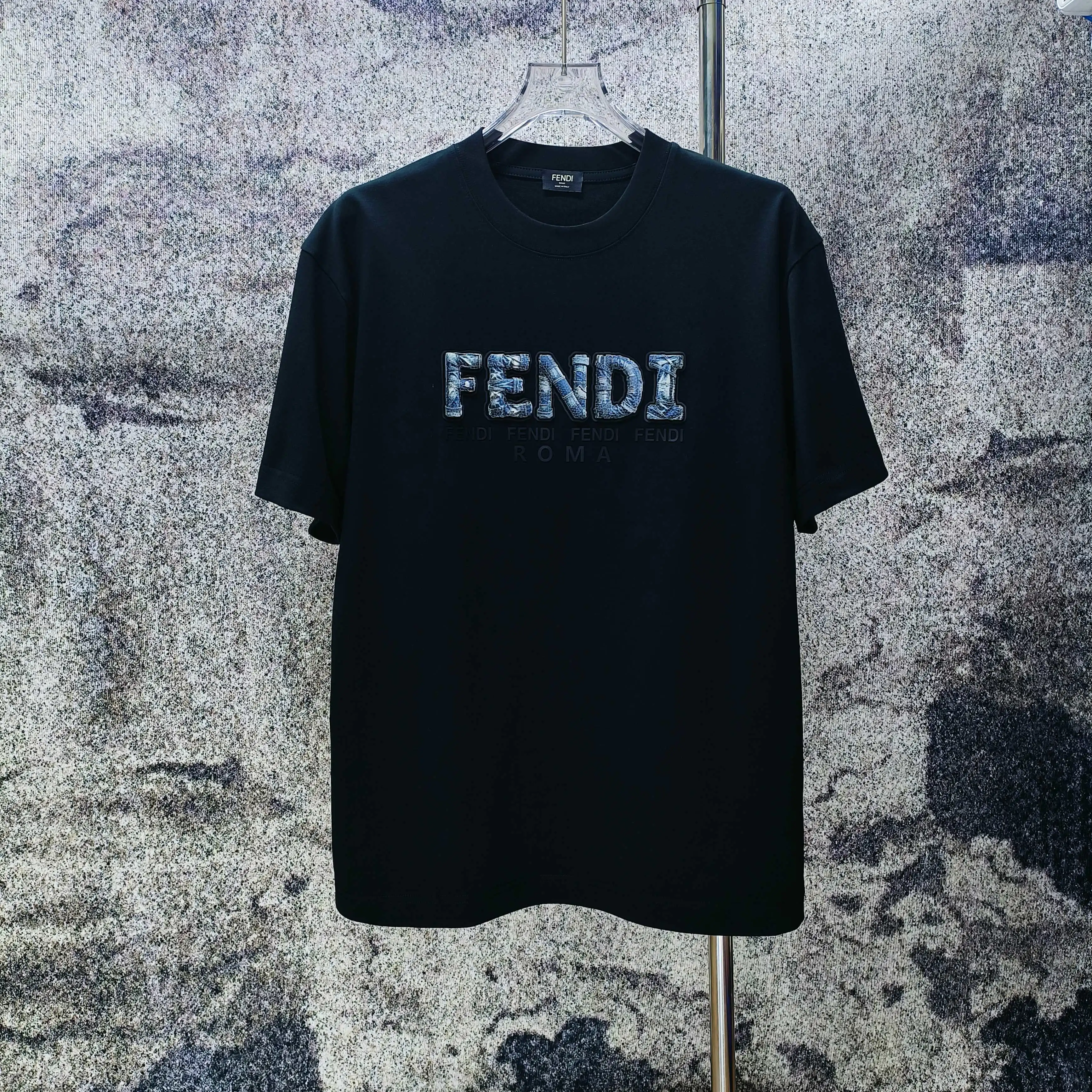 Fendi T-Shirt — b4359865