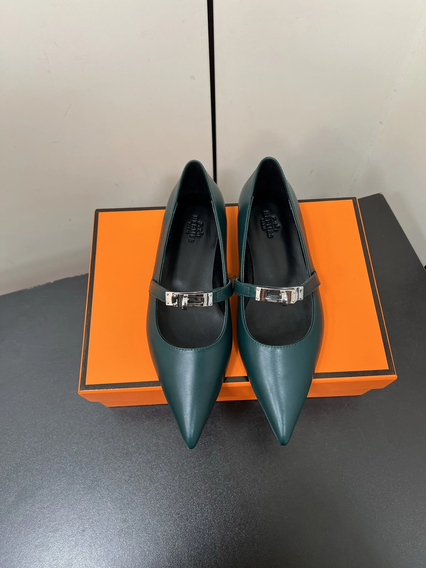 Hermès Shoes — ef49fb95