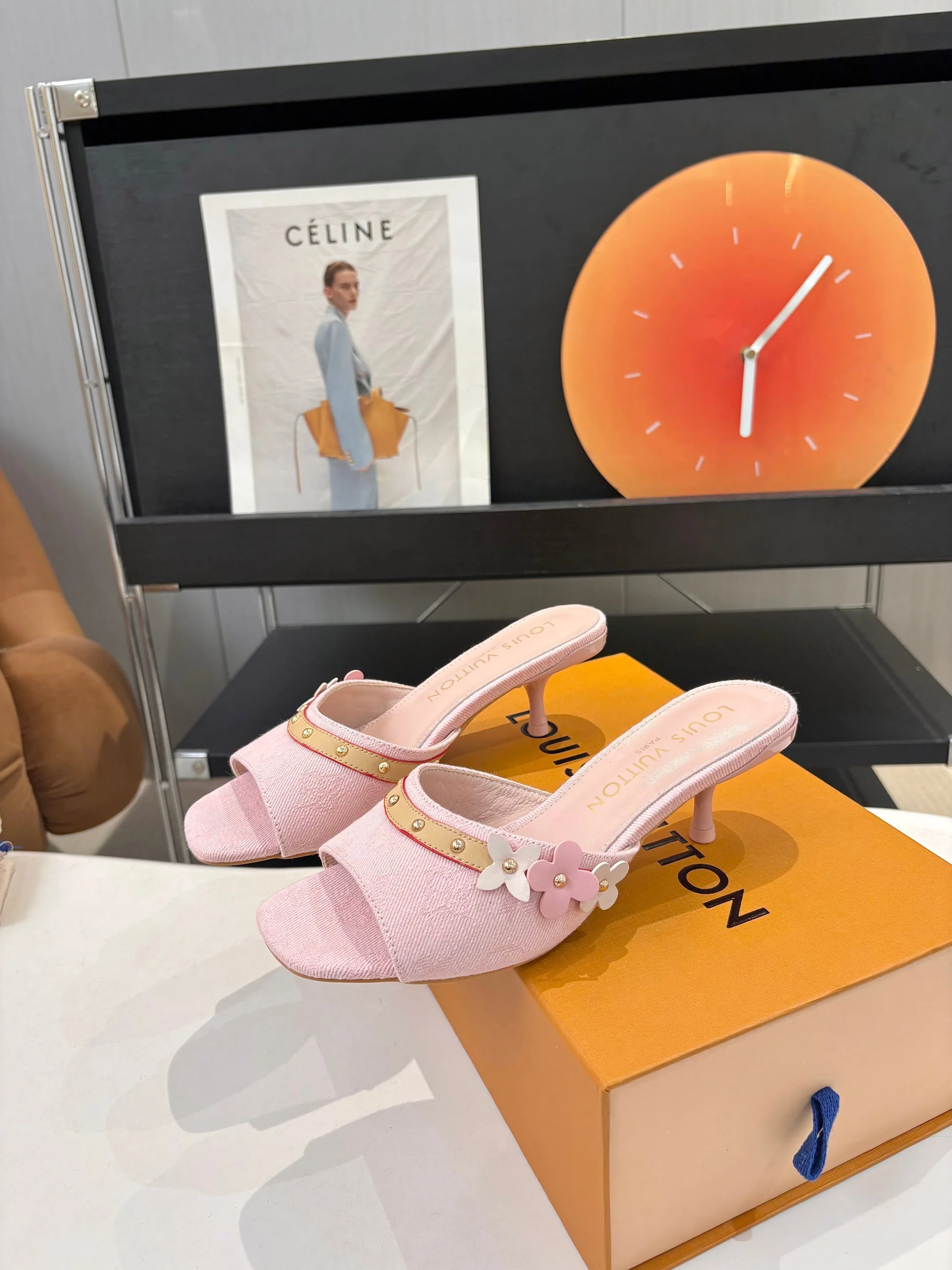 Louis Vuitton Slippers — 4a7c8a78