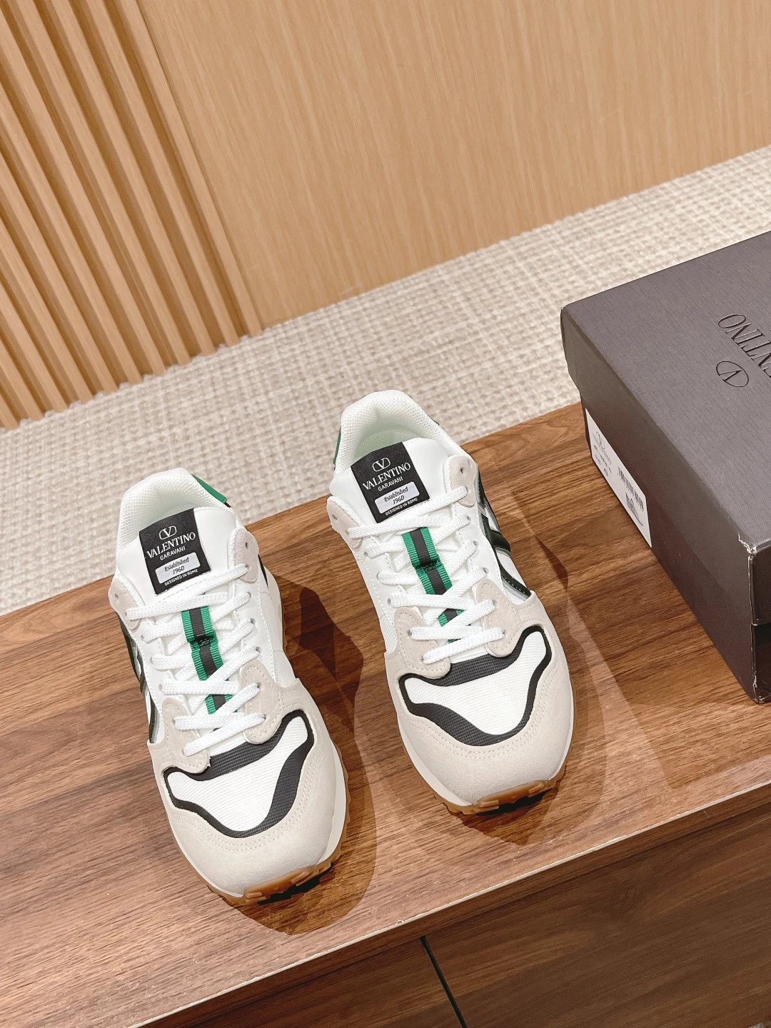 Valentino Sneakers — 98868131