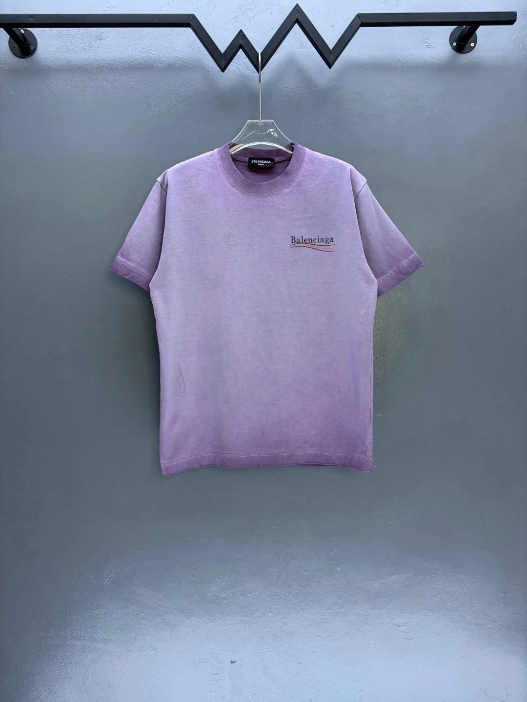 Balenciaga T-Shirt — 35a9dd66