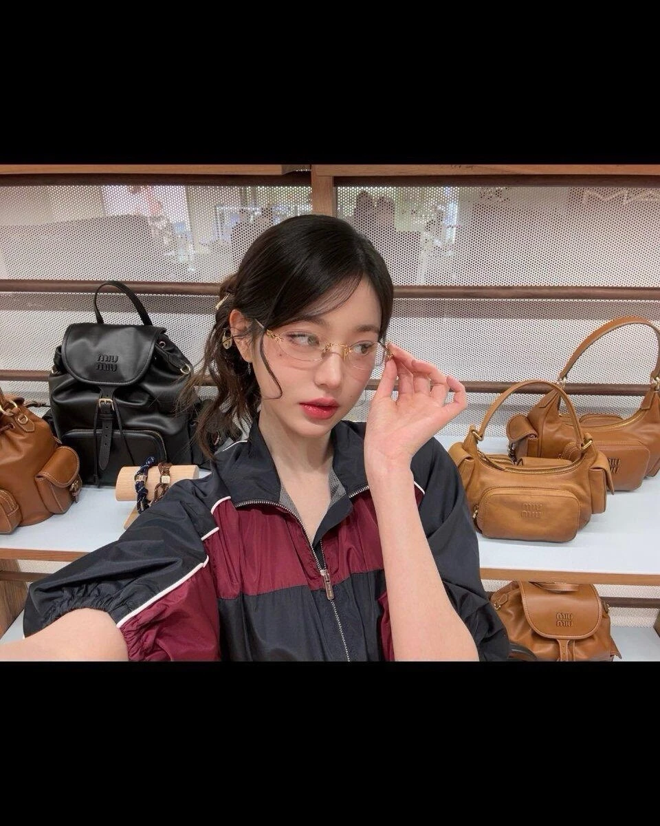 Miu Miu Eyewear — 7e9ef767