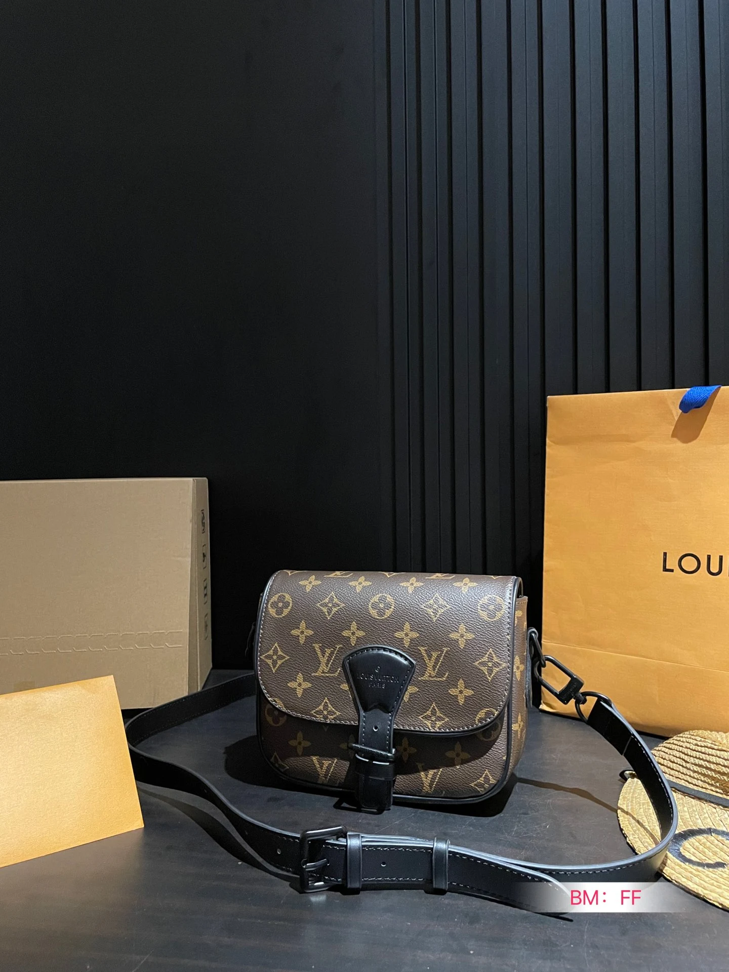 Louis Vuitton Bag — 4b934051