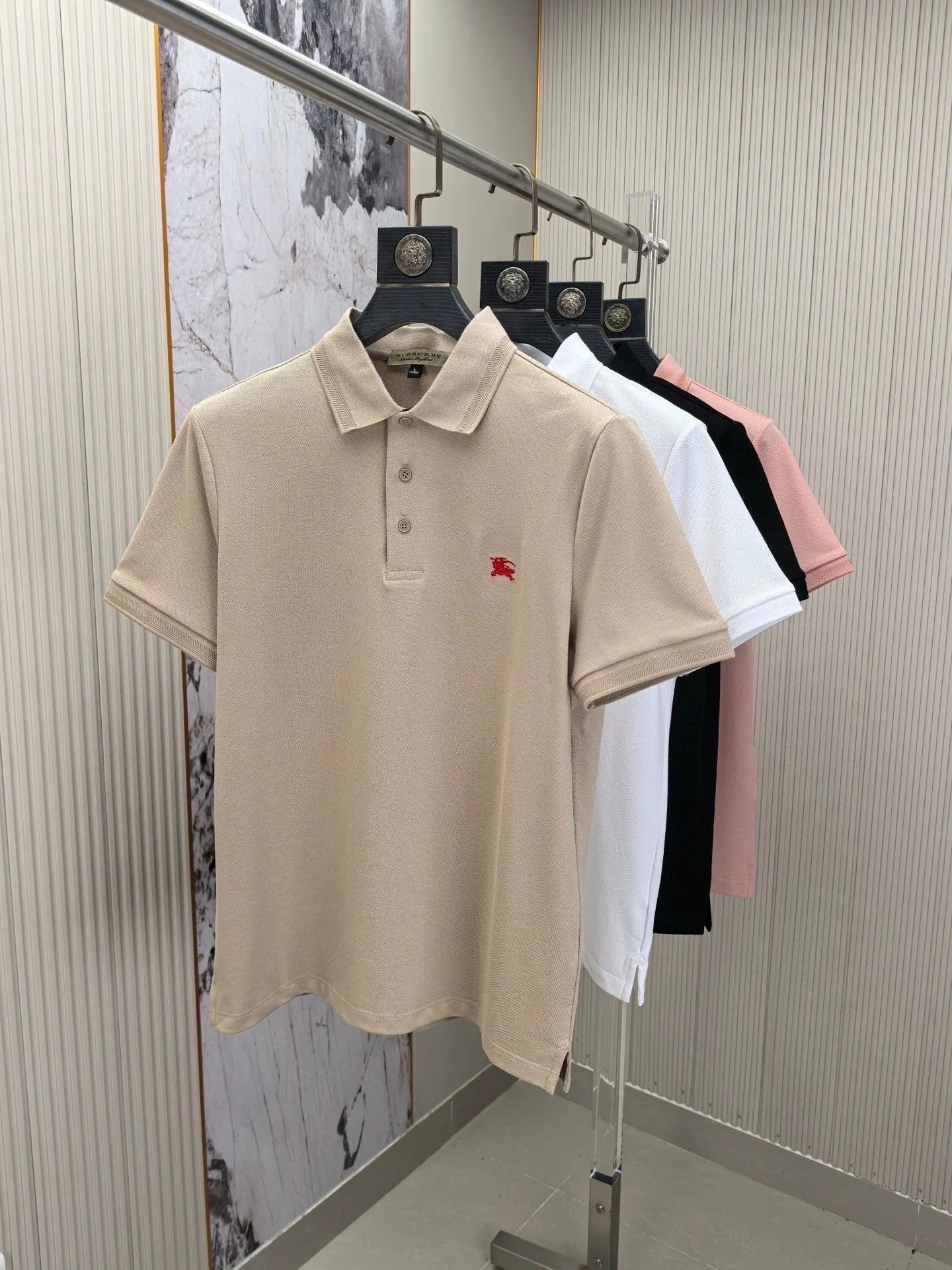 Burberry T-Shirt — 2b82f8ab