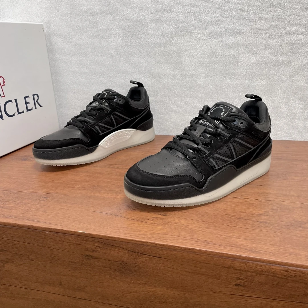 Moncler Sneakers — 2a7ad30f