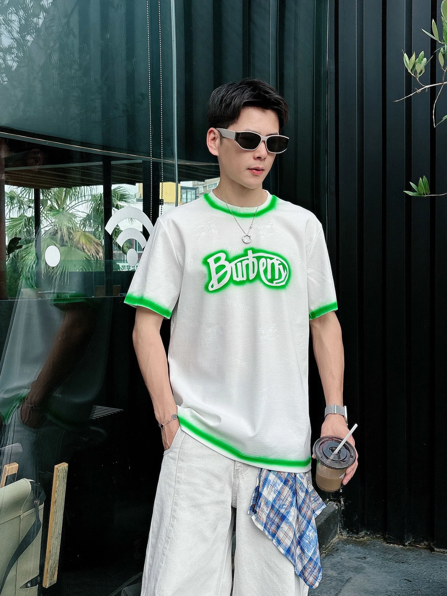 Burberry T-Shirt — 23aff05e