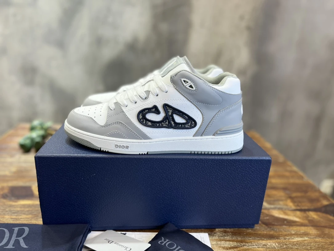 Dior Sneakers — 282536d4