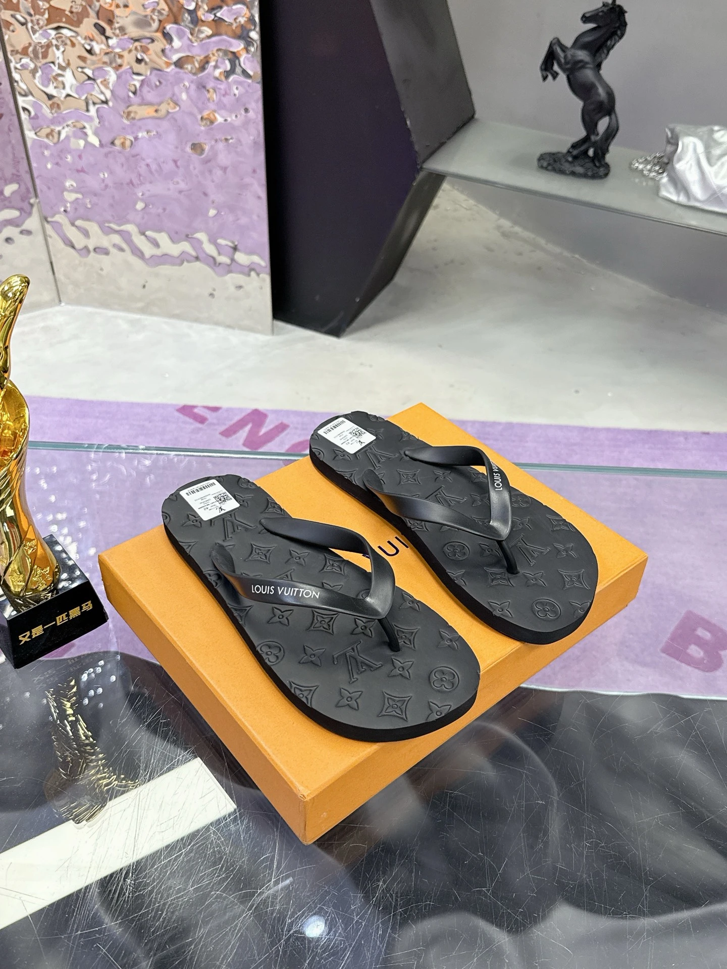 Louis Vuitton Slippers — 8cb4d0d4
