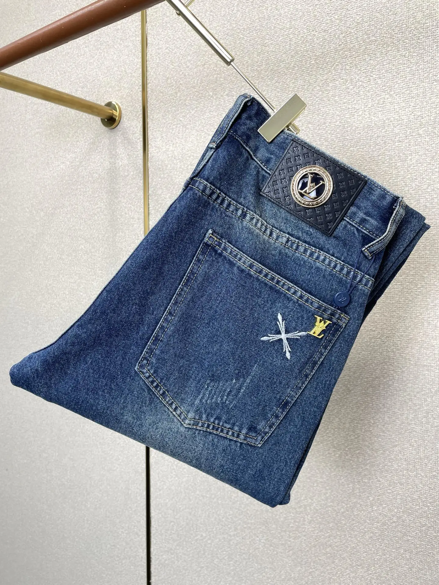 Louis Vuitton Jeans — 5295d0d8