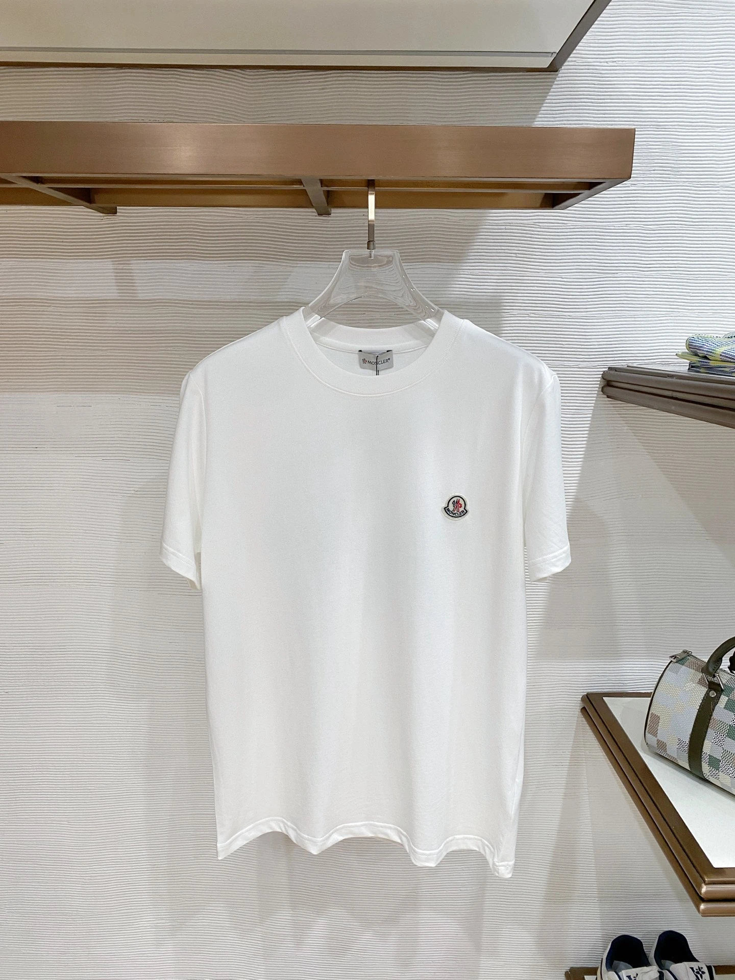 Moncler T-Shirt — baf6bda1