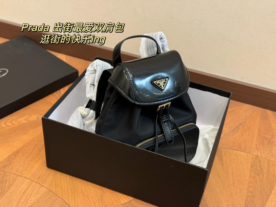Prada Bag — cf15ed30