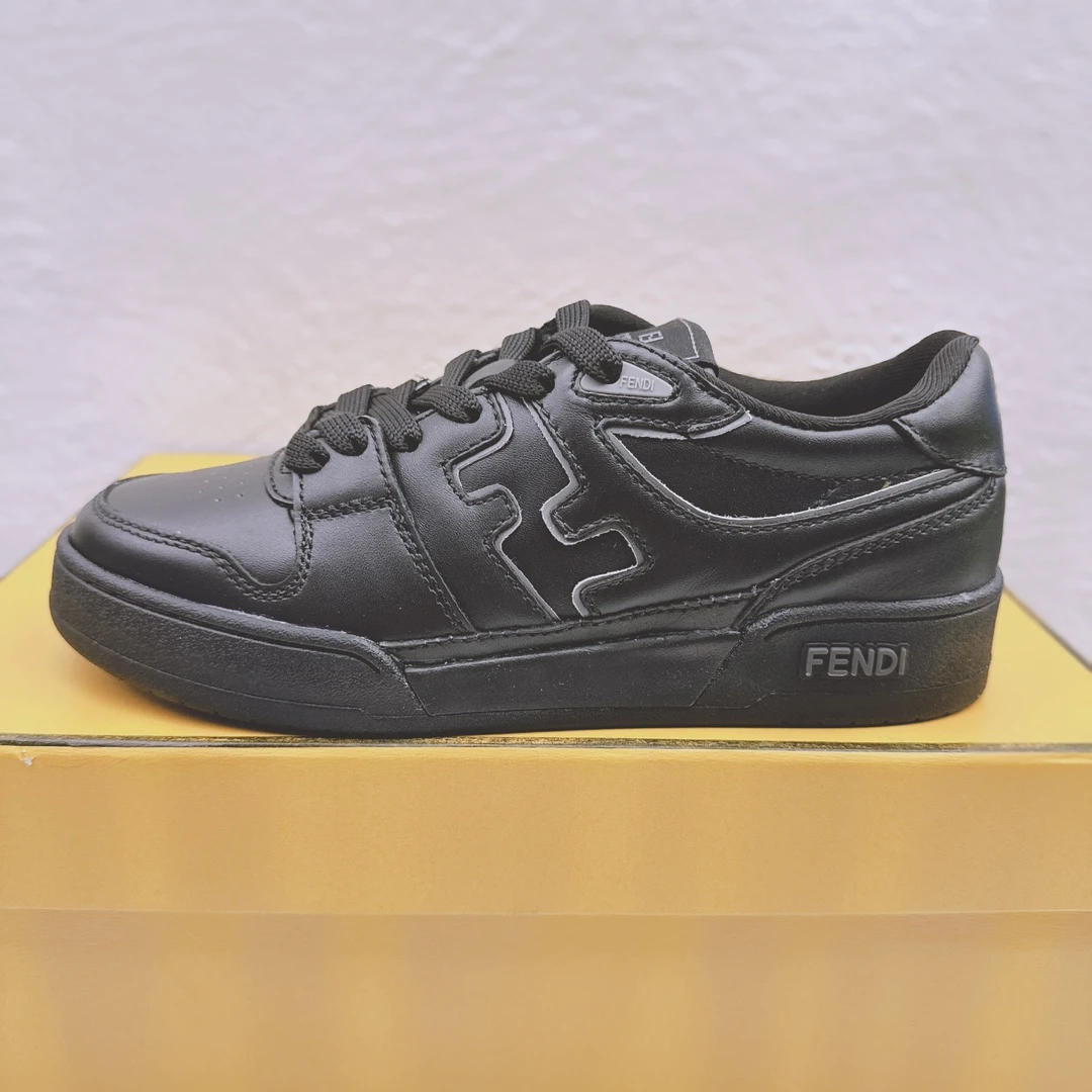 Fendi Sneakers — 67d4d336