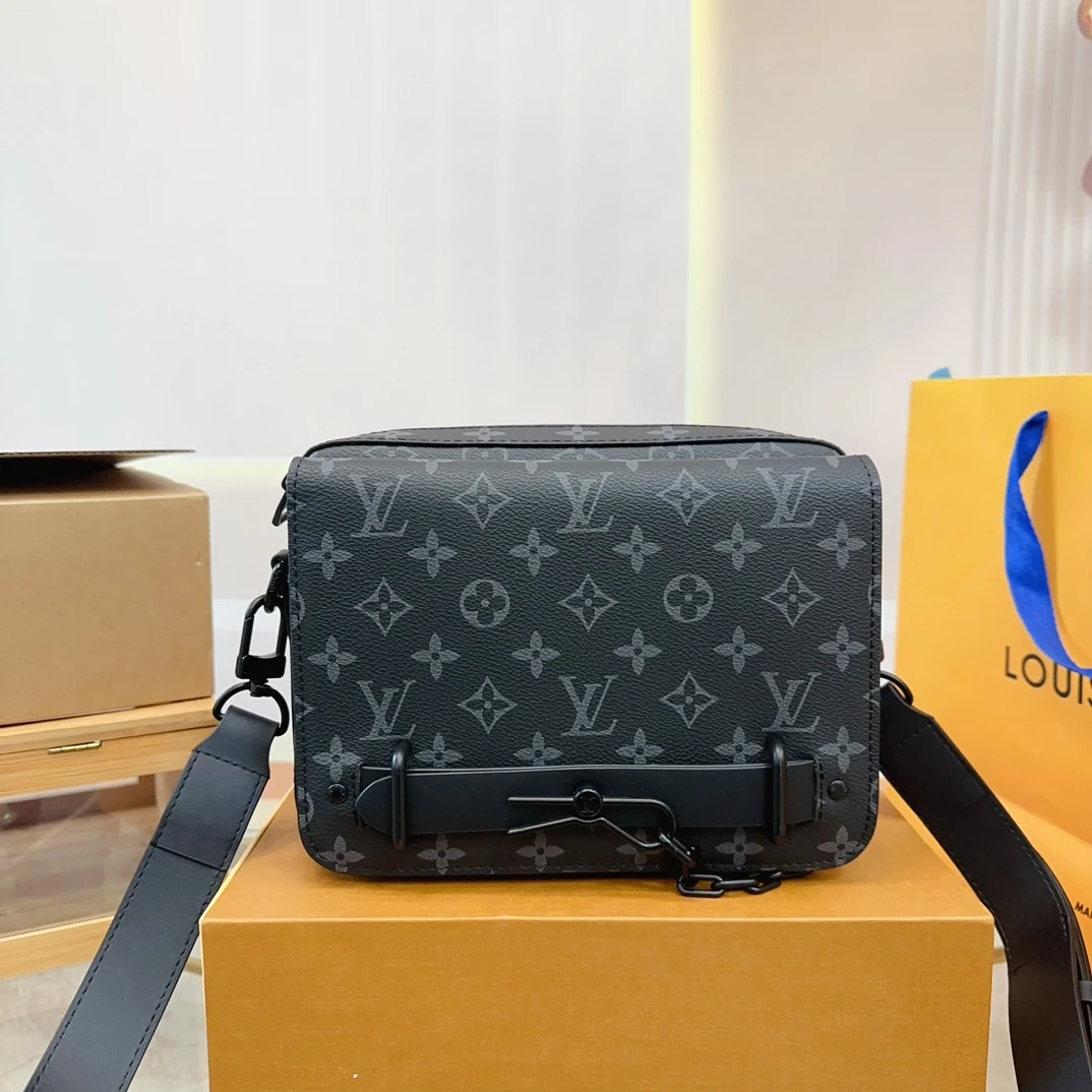Louis Vuitton Bag — 7fb6bbb9