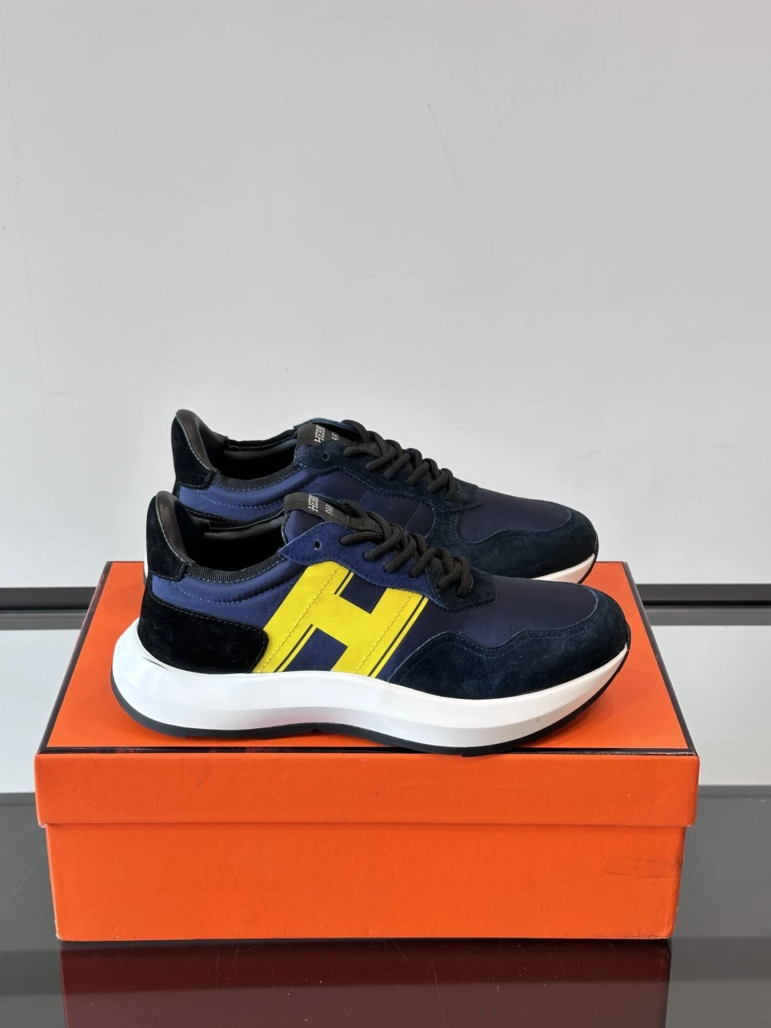 Hermès Sneakers — bb8ef300