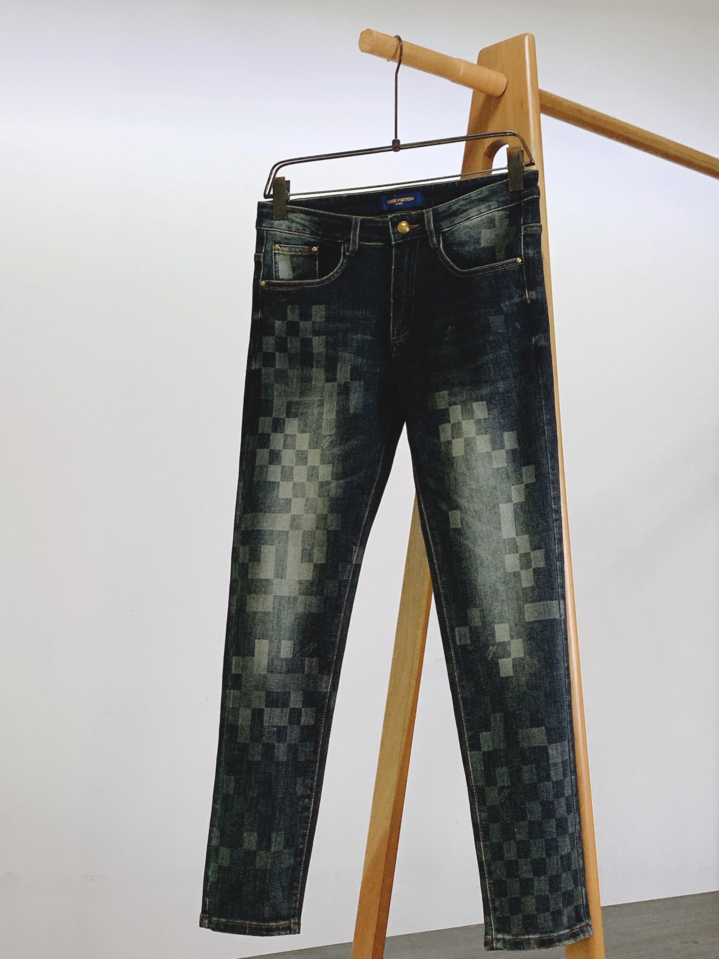 Louis Vuitton Jeans — 1afb3bcc