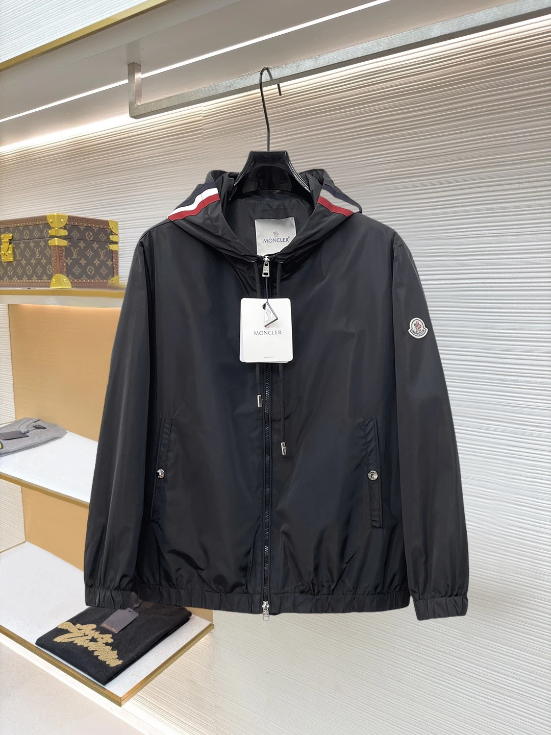 Moncler Jackets — ccb07ef0
