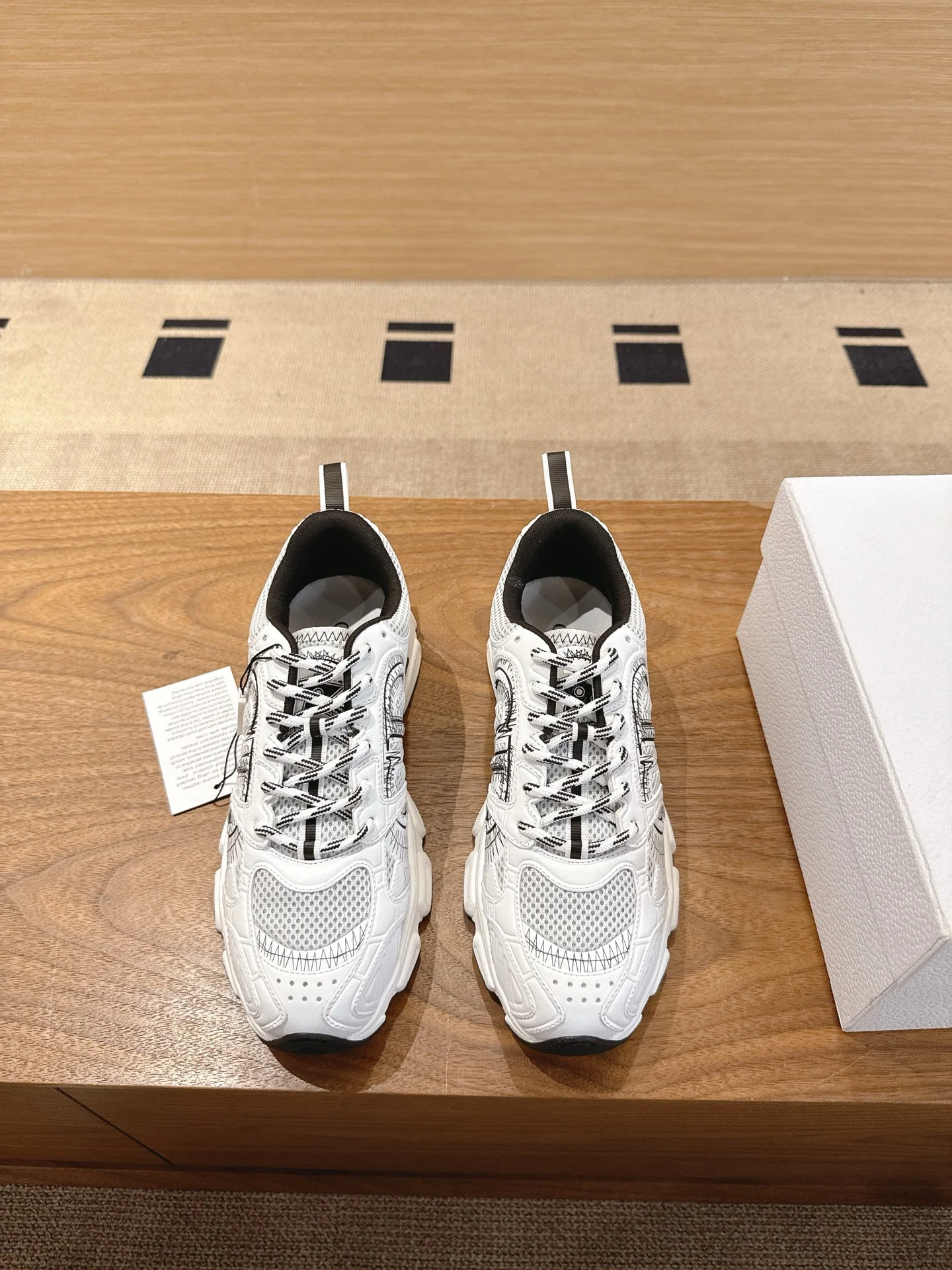 Dior Sneakers — c2cd162b