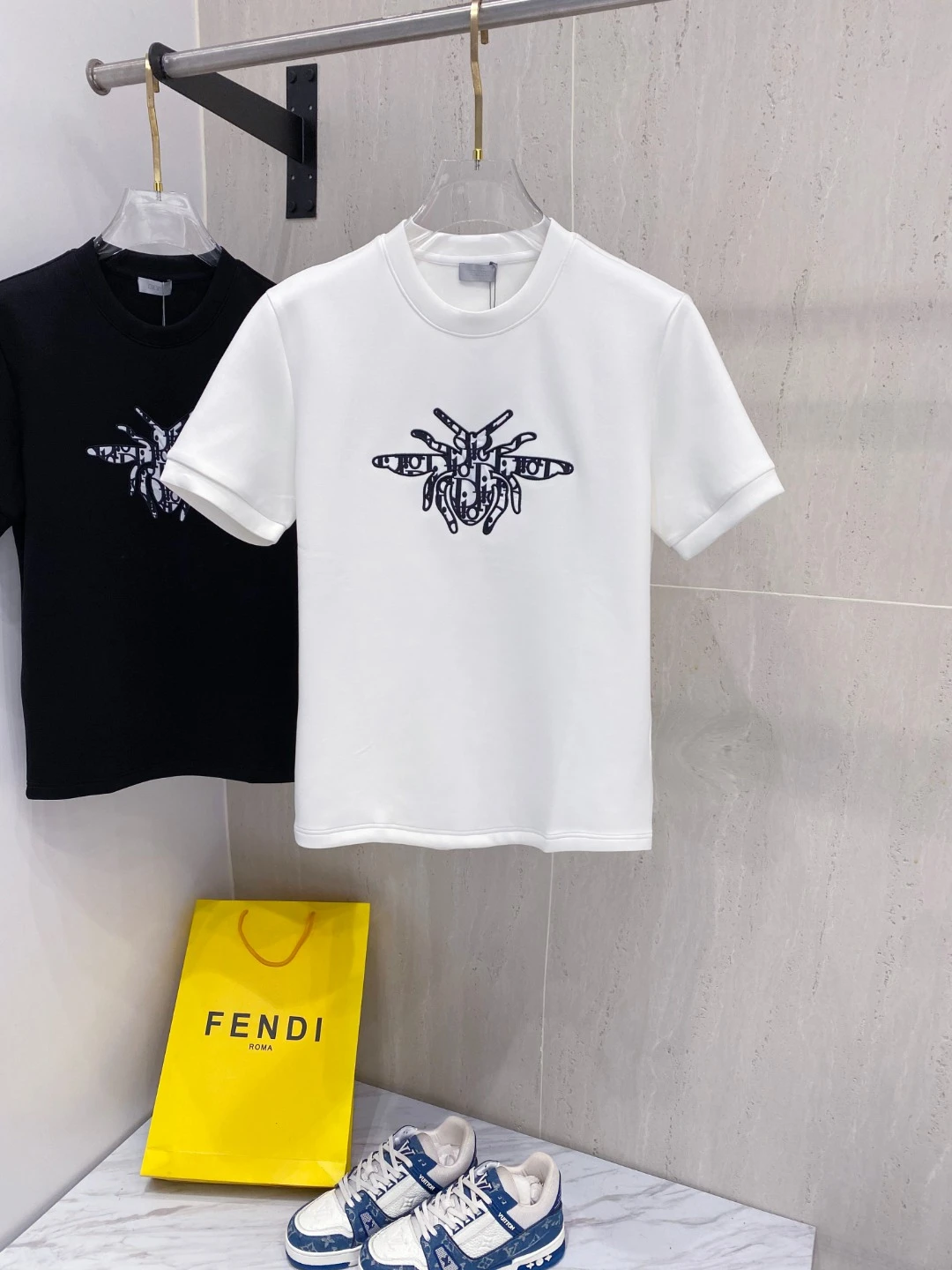 Dior T-Shirt — b09f2d19