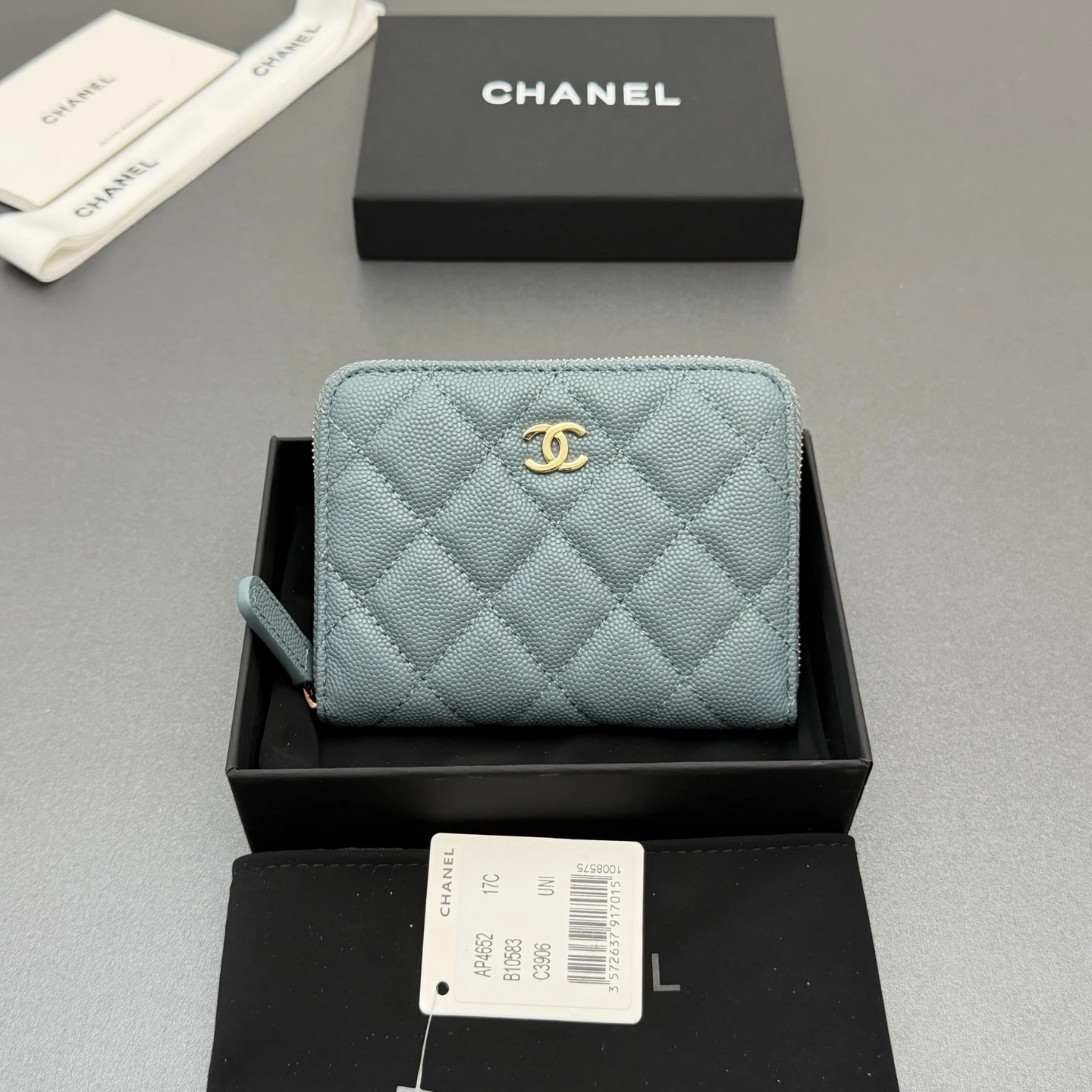 Wallets — 87d147ae
