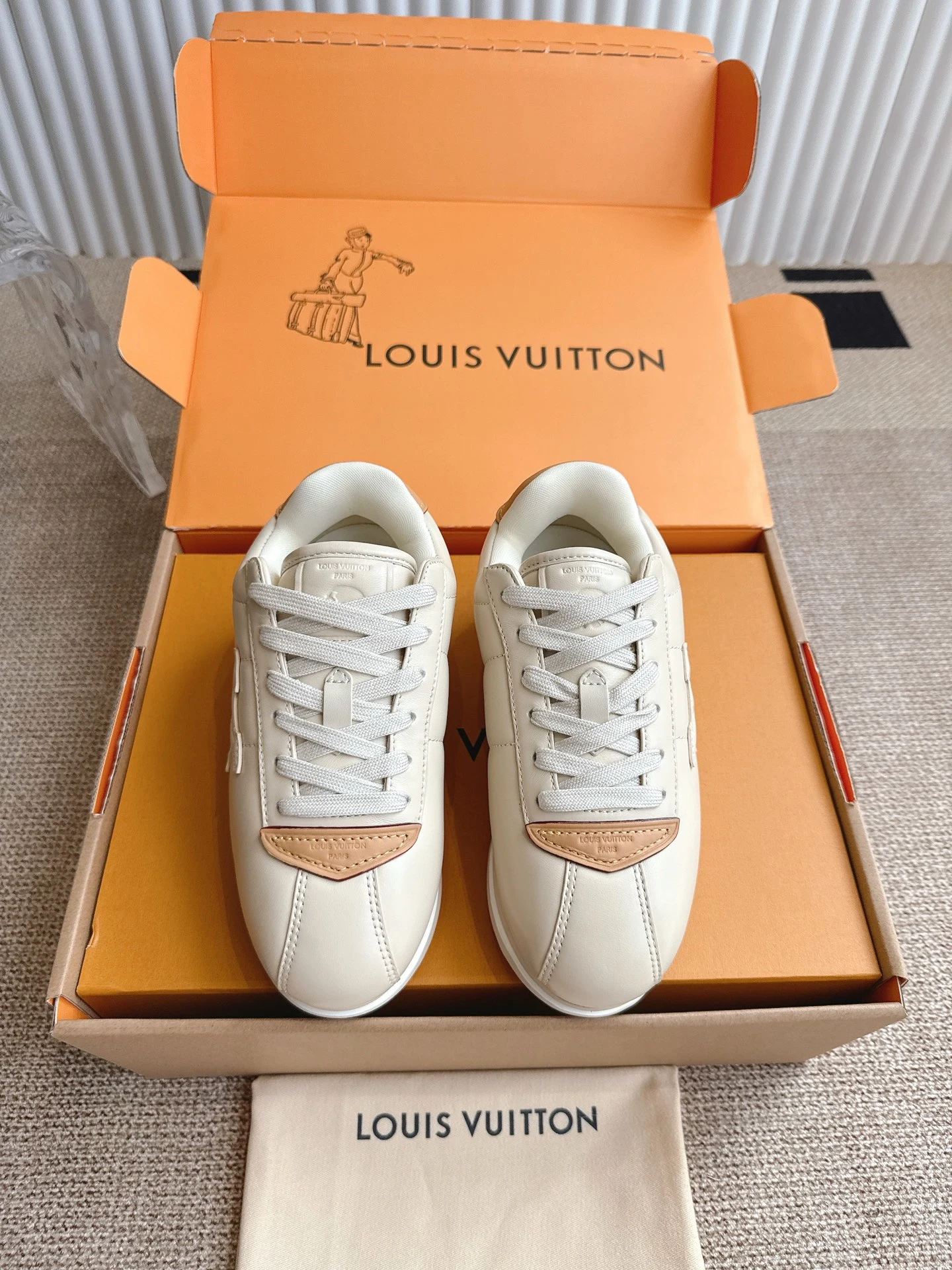 Louis Vuitton Sneakers — 50ffc7a4