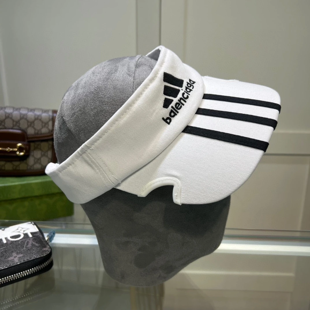 Balenciaga Hat — 22558488