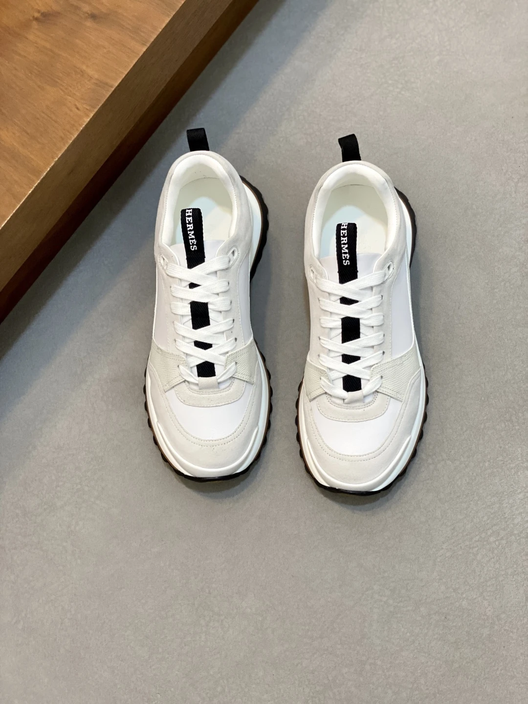 Hermès Sneakers — 1b1a8047