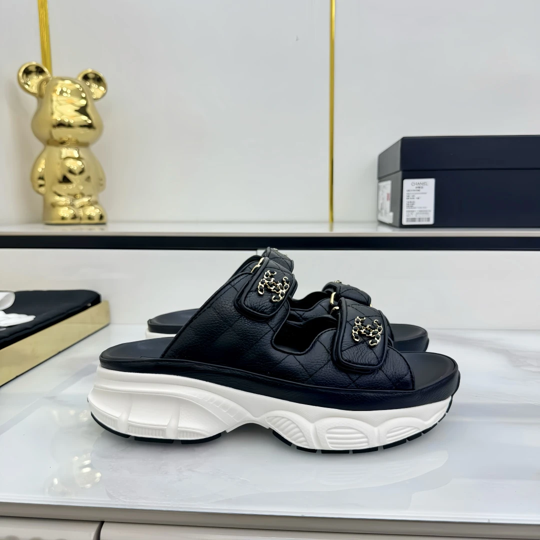 Chanel Slippers — 4b0922e1