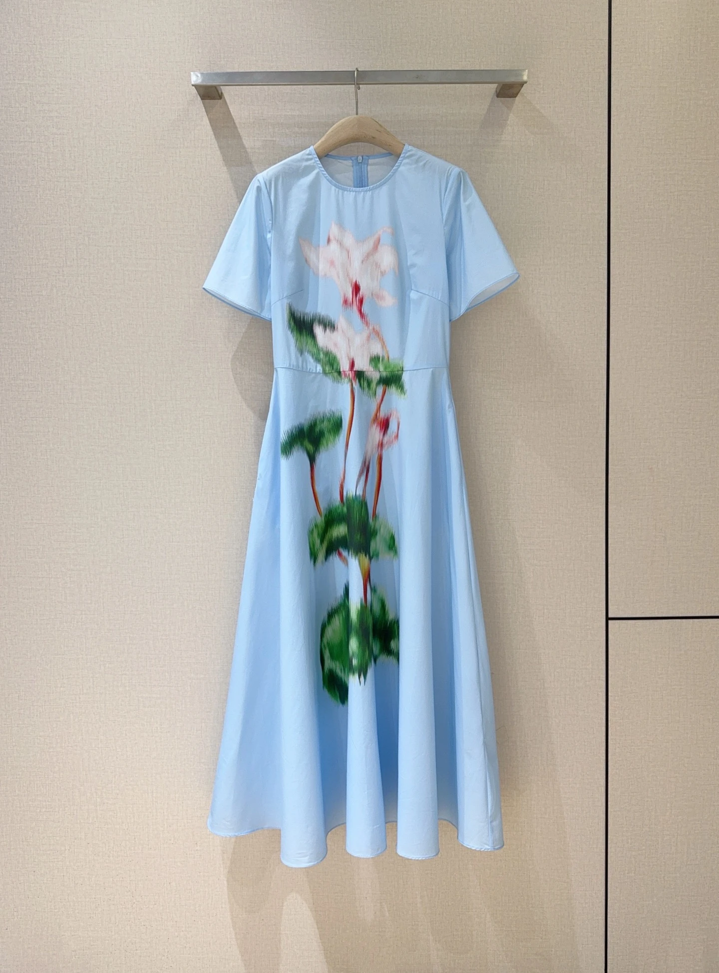 Dresses — df956c18