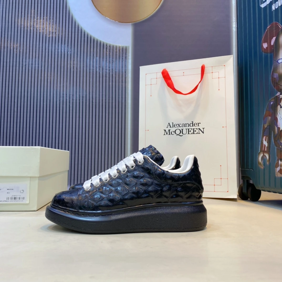 Alexander McQueen Sneakers — 28f7f8ed