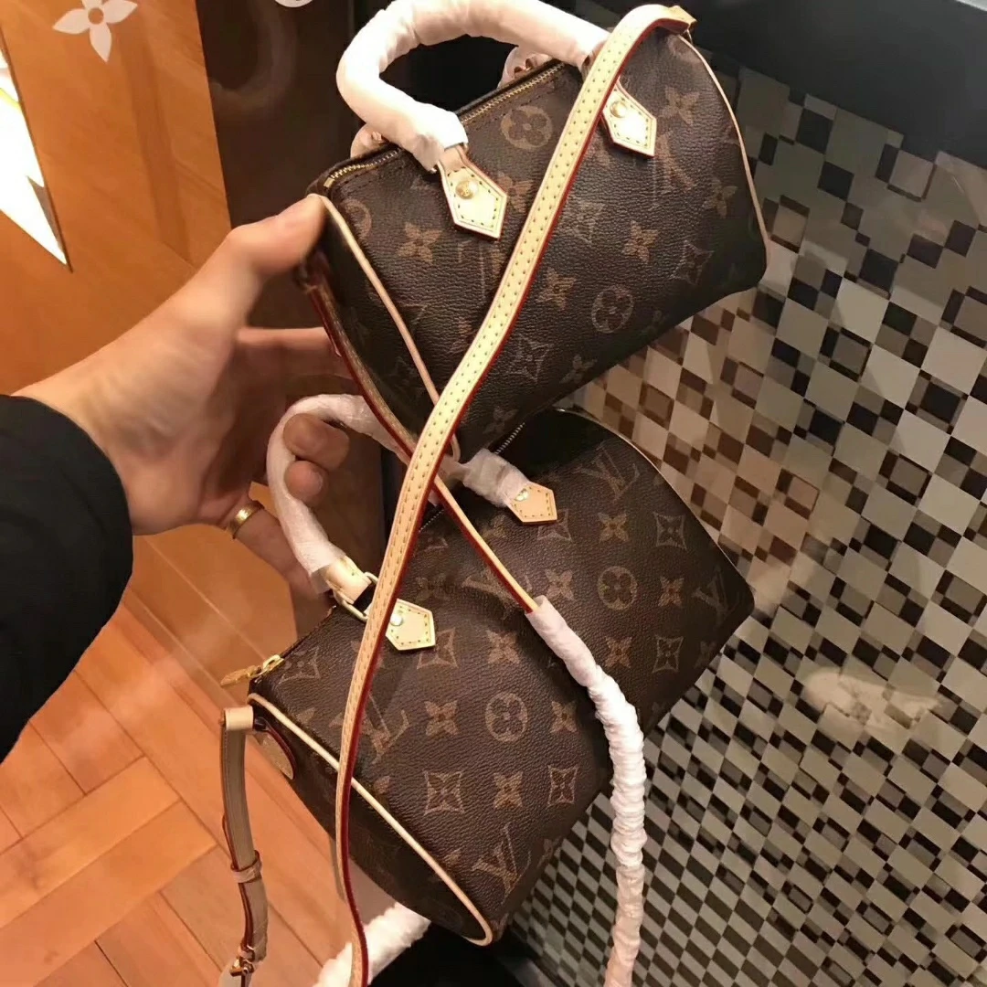 Louis Vuitton Bag — 1060ac7c