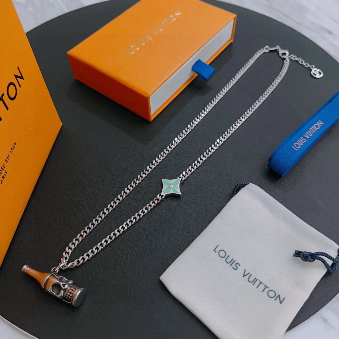 Louis Vuitton Necklaces — 8a87329d