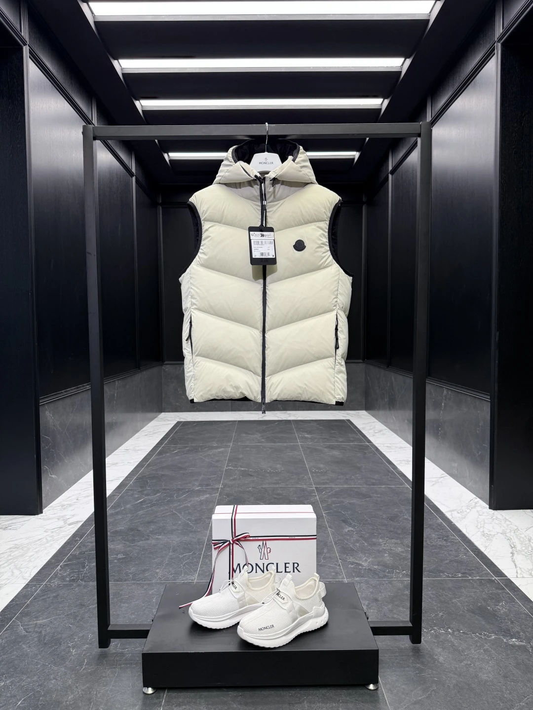 Moncler Down Jacket — caf71a14
