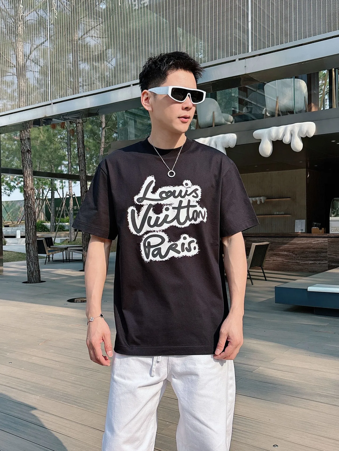 Louis Vuitton T-Shirt — 78e1fbab