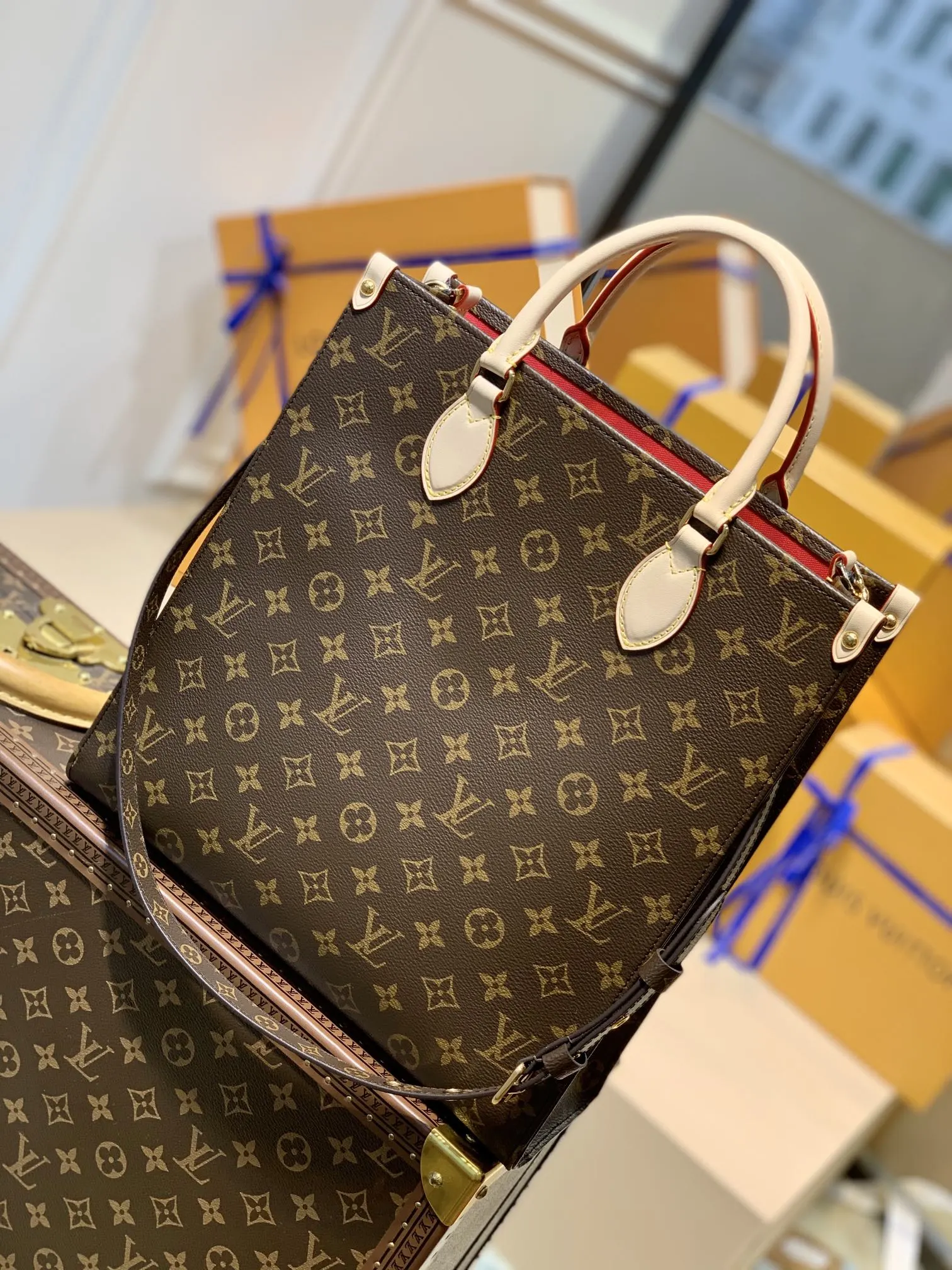 Louis Vuitton Bag — c2ed8f64