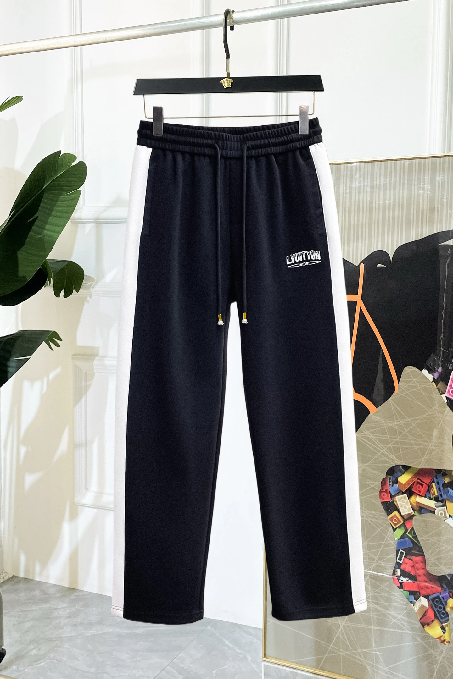 Louis Vuitton Trousers — 0937cb9b