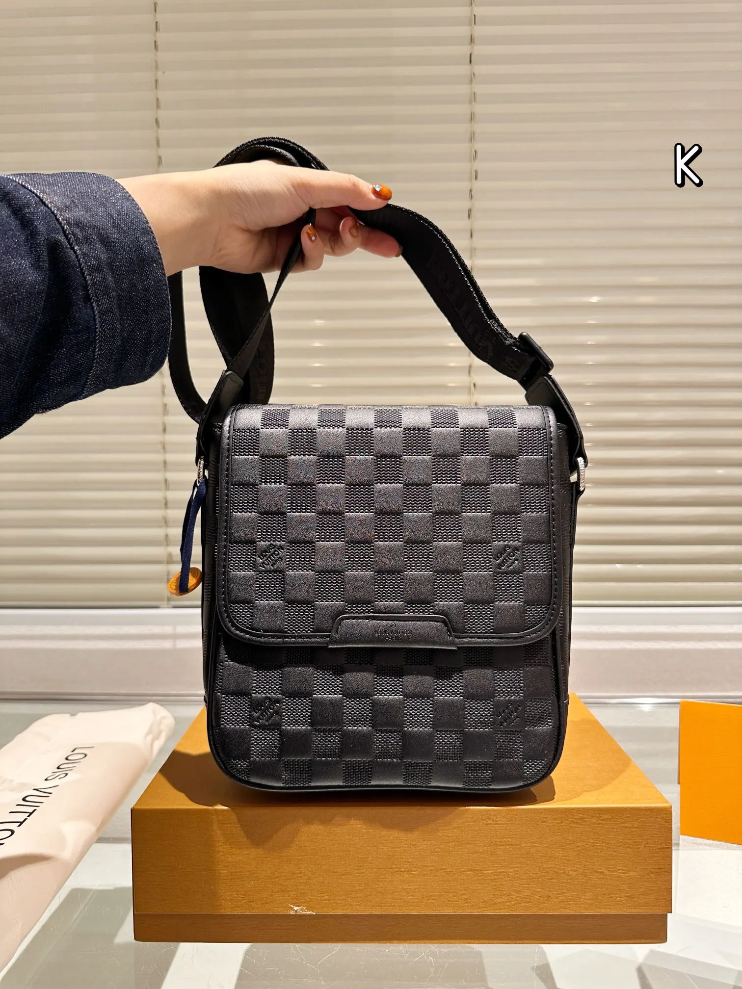 Louis Vuitton Bag — 7fa3ce69