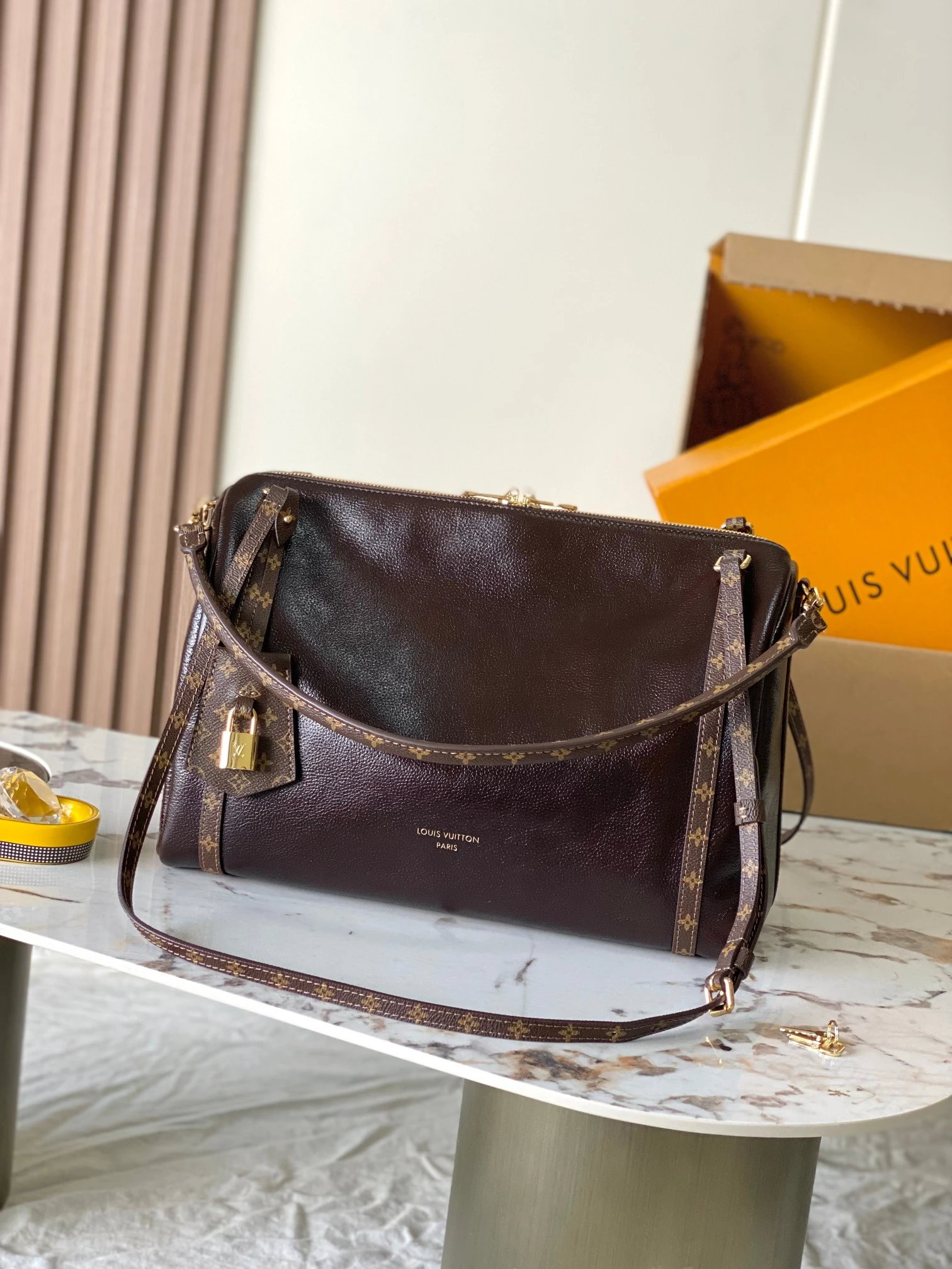 Louis Vuitton Bag — 418a442c
