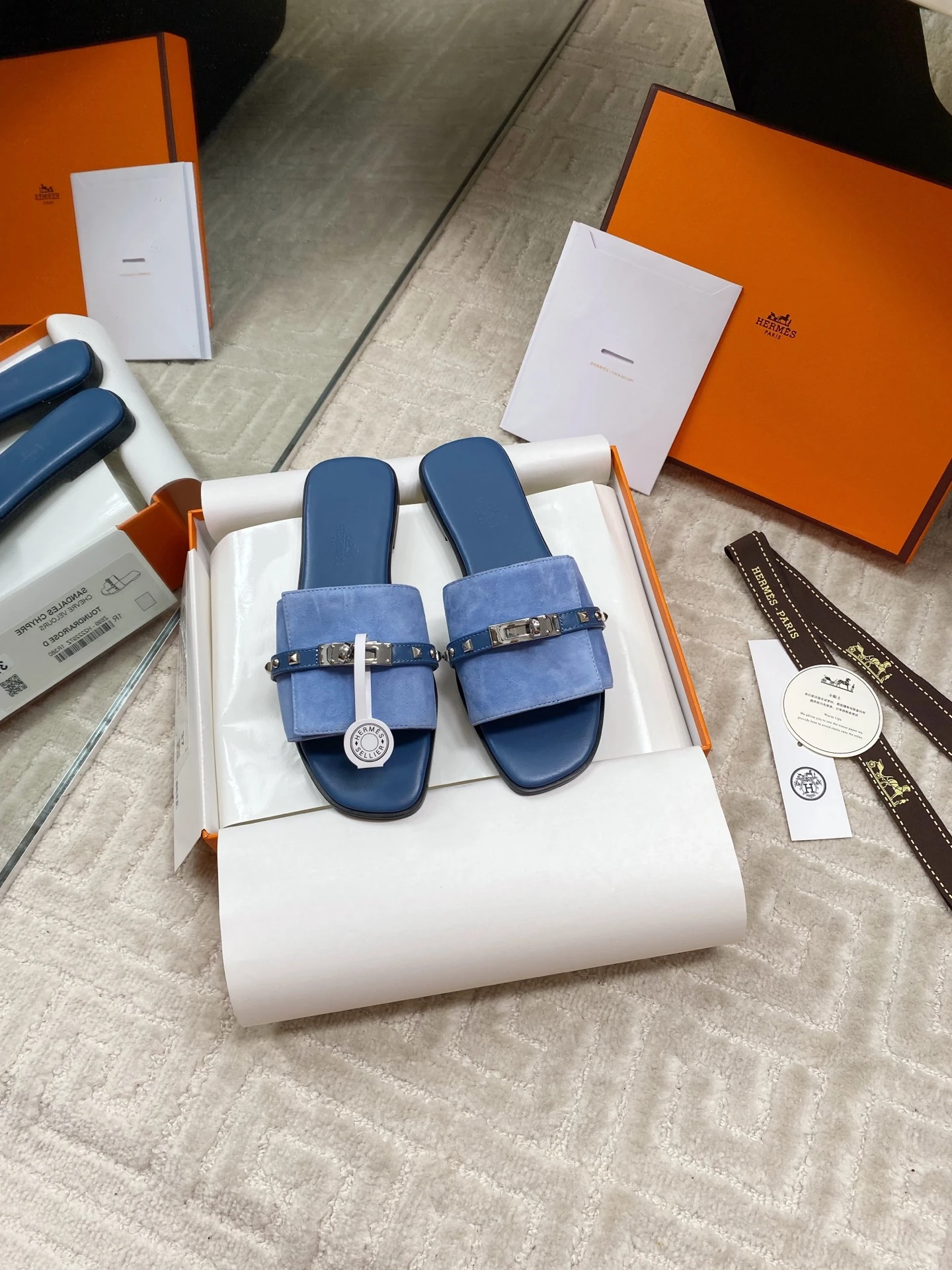 Hermès Slippers — d771190f