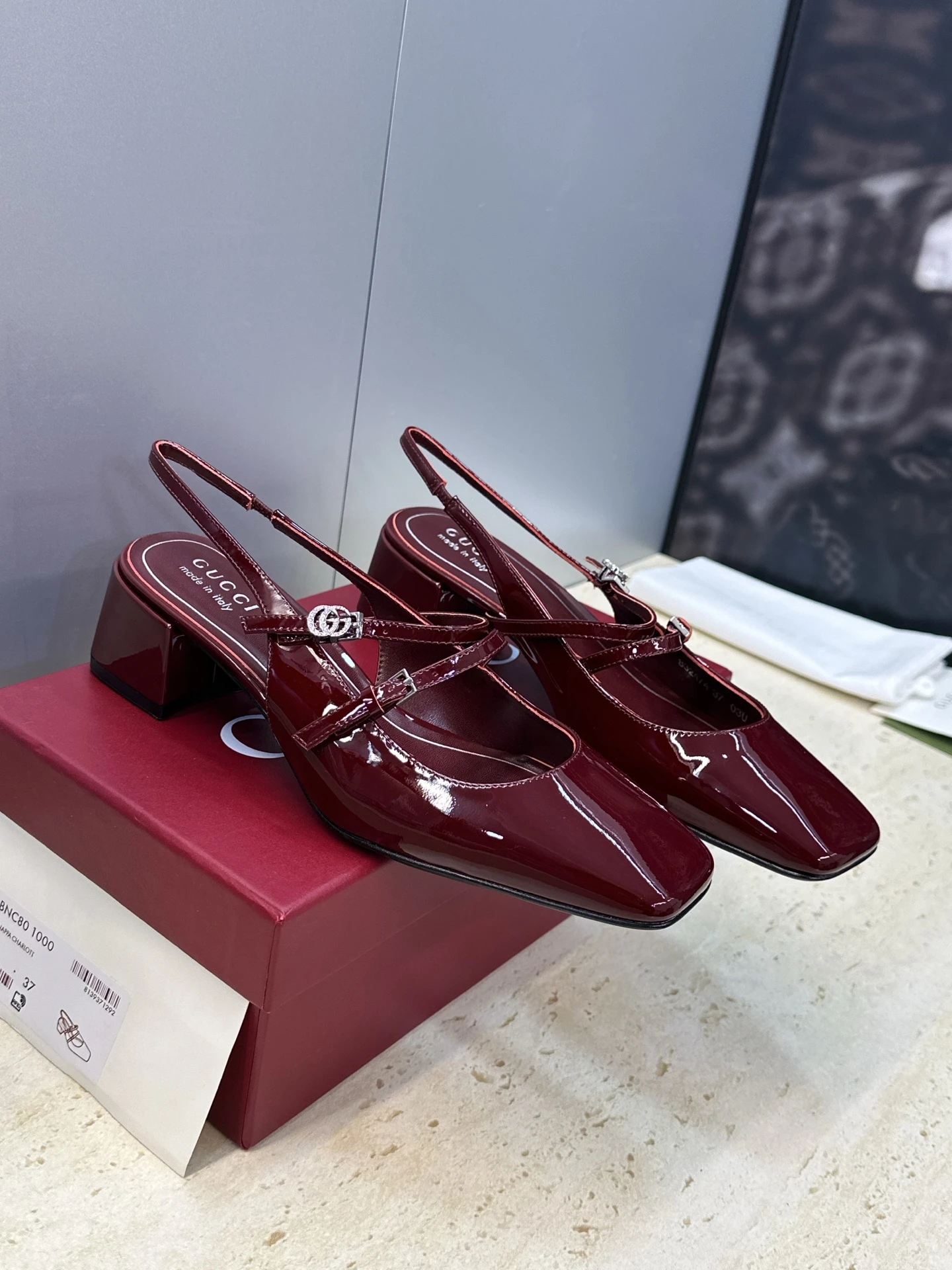 Gucci Sandals — dc120c63