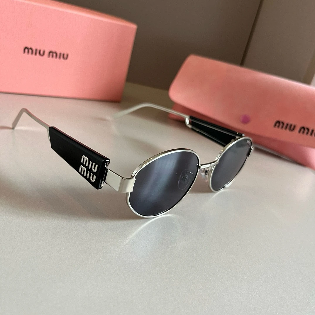 Miu Miu Eyewear — aec66c43