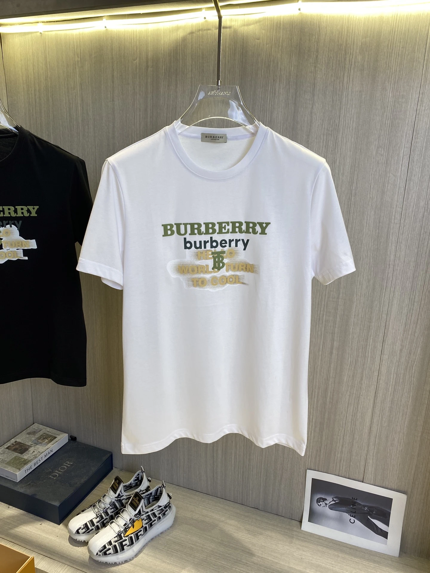 Burberry T-Shirt — ada90158