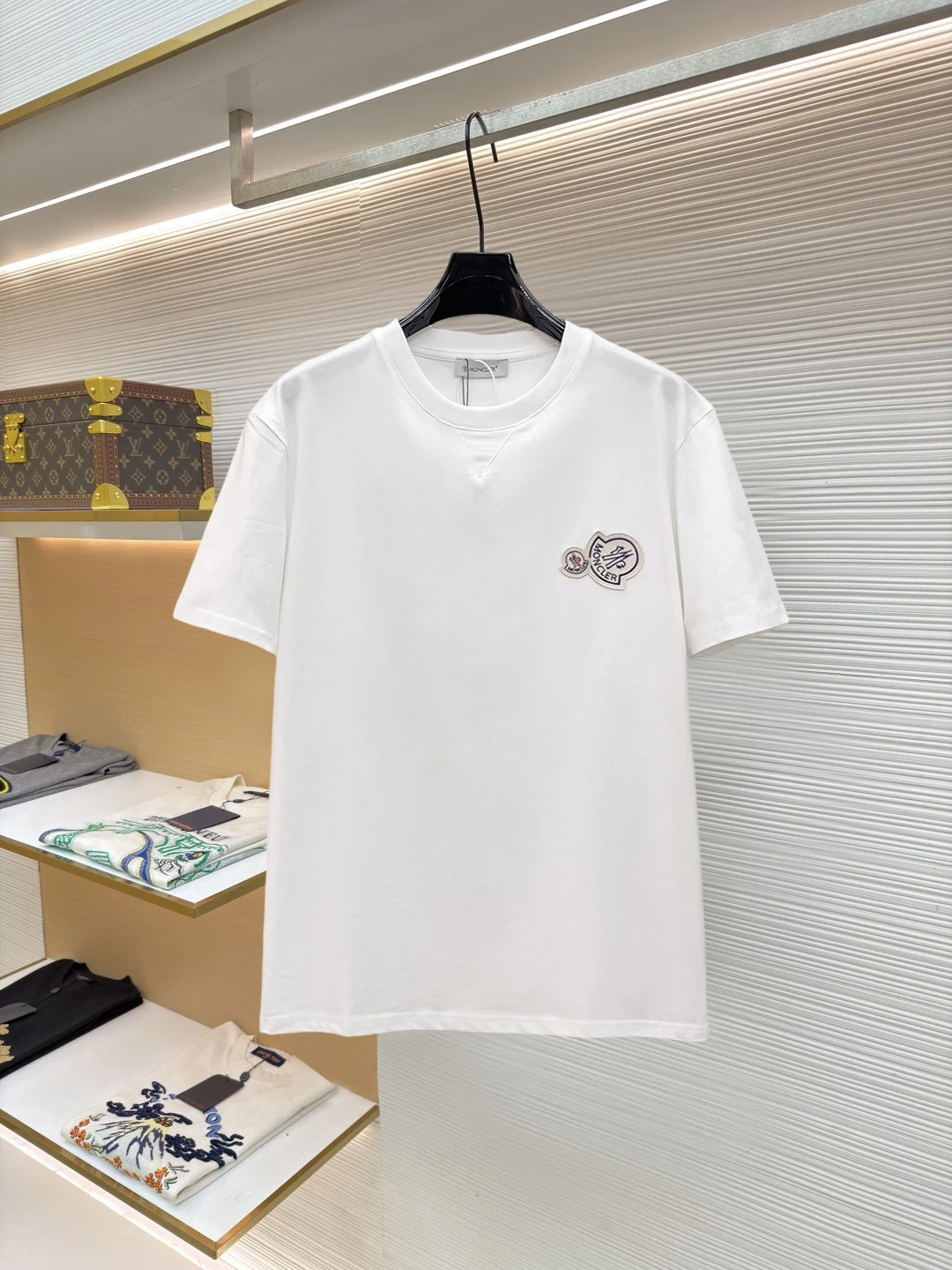 Moncler T-Shirt — e2b0f30a