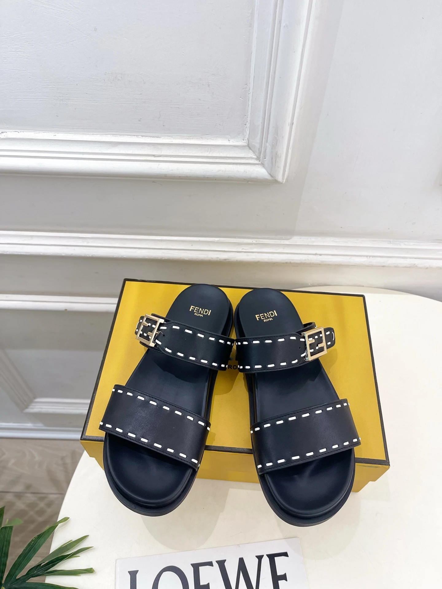 Fendi Slippers — 2ec564ba