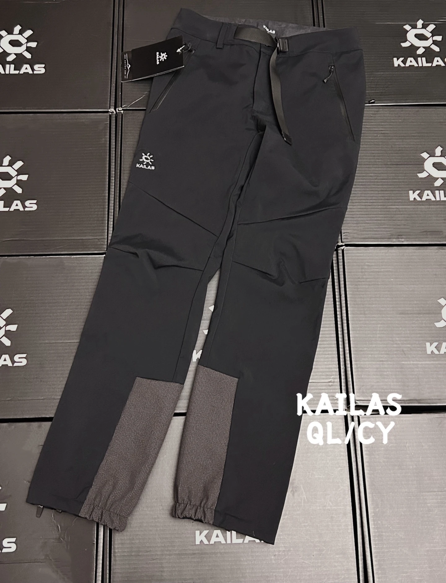 Trousers — 936eaf44