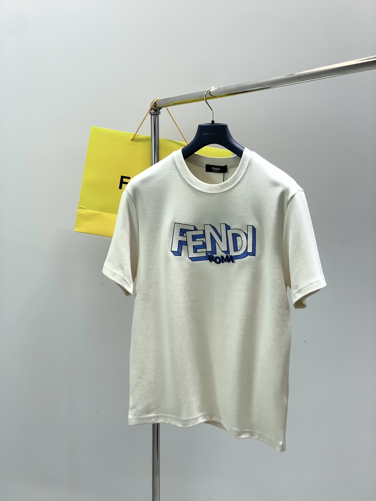 Fendi T-Shirt — 64202355