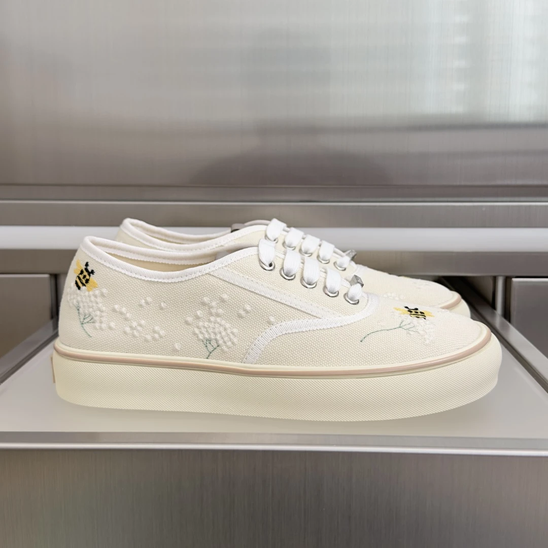 Dior Sneakers — 78a6bb7d
