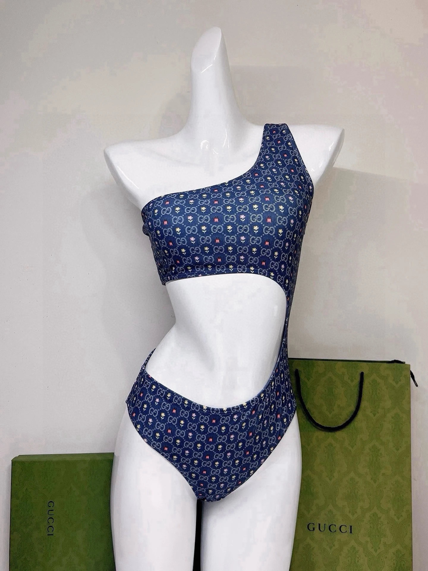 Gucci Swimwear — cd2c8d0f