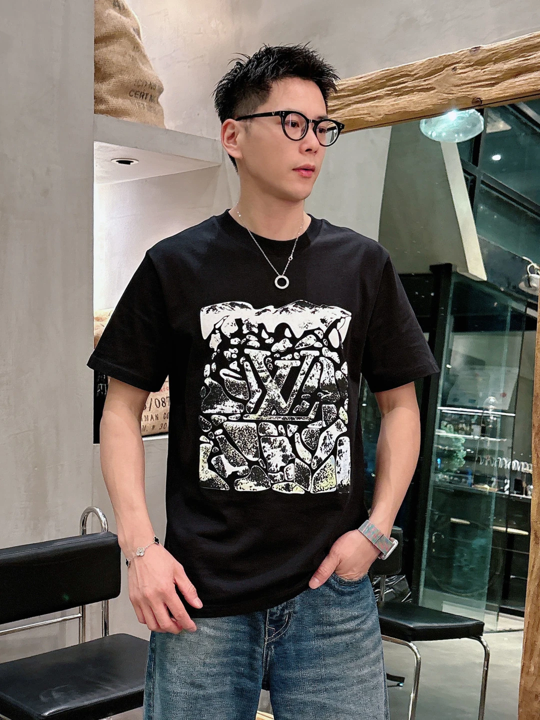 Louis Vuitton T-Shirt — d4c193ac